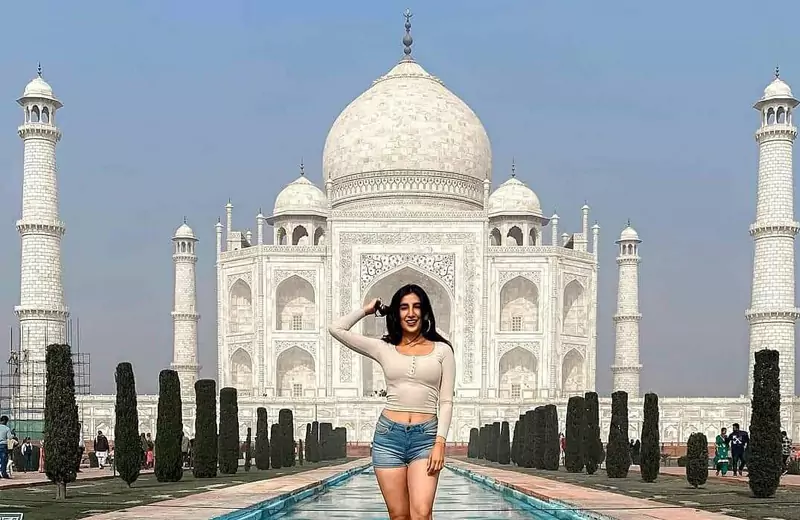 taj2